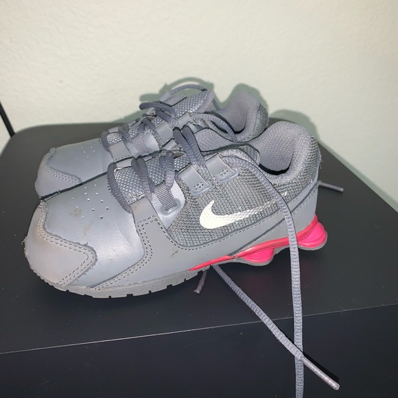 Shoes - Picture 2 of 8